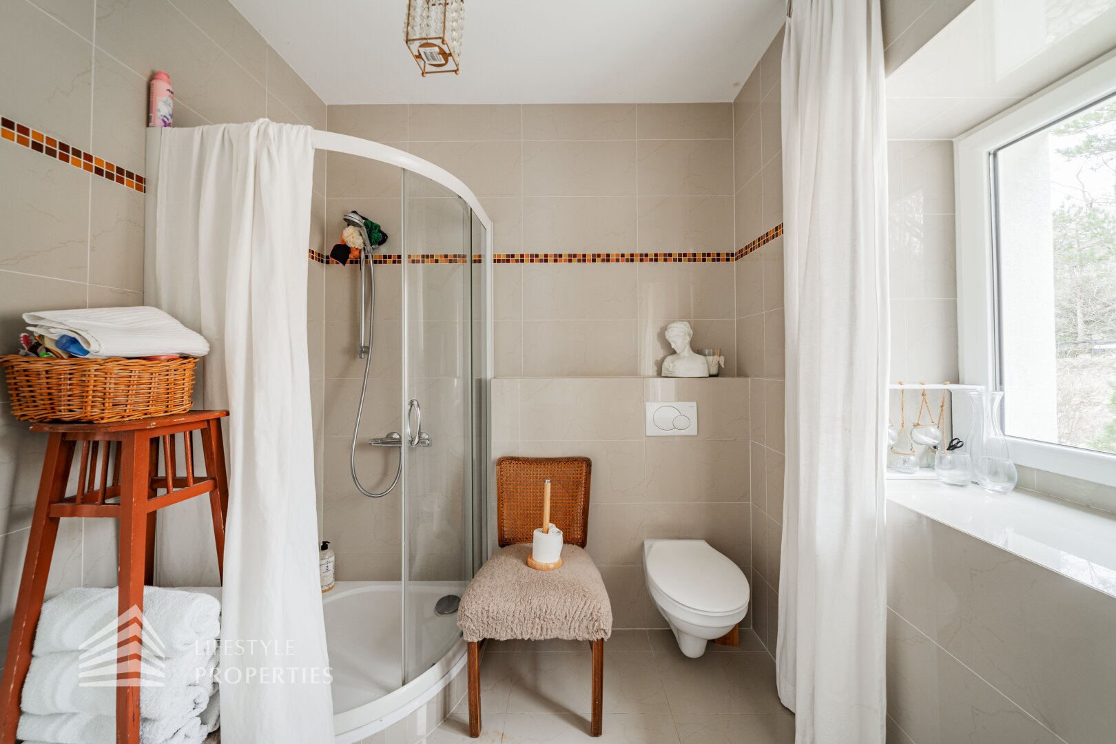 Luxuriöse Parkvilla mit einzigartigem Fernblick am Kahlenberg