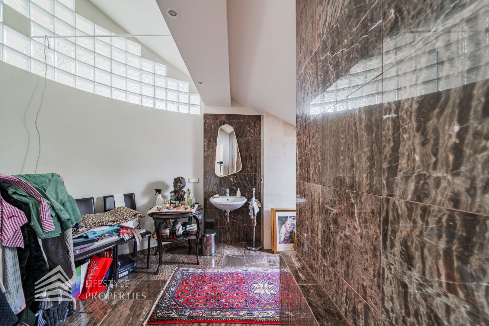 Luxuriöse Parkvilla mit einzigartigem Fernblick am Kahlenberg