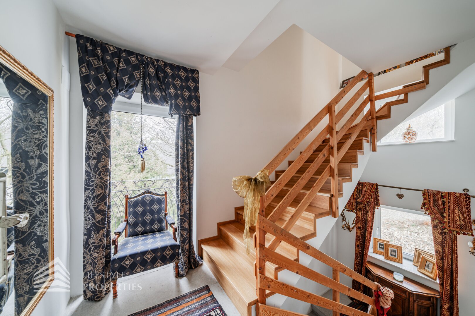 Luxuriöse Parkvilla mit einzigartigem Fernblick am Kahlenberg