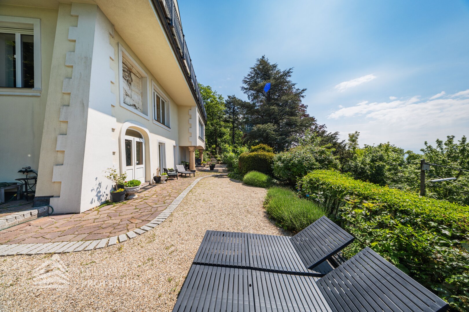 Luxuriöse Parkvilla mit einzigartigem Fernblick am Kahlenberg