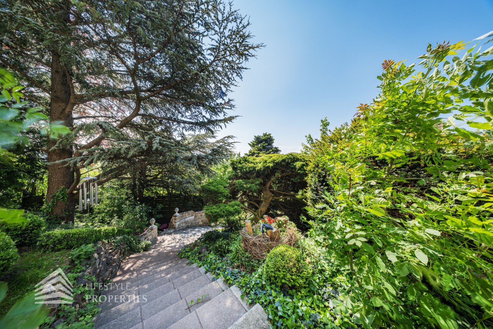 Luxuriöse Parkvilla mit einzigartigem Fernblick am Kahlenberg