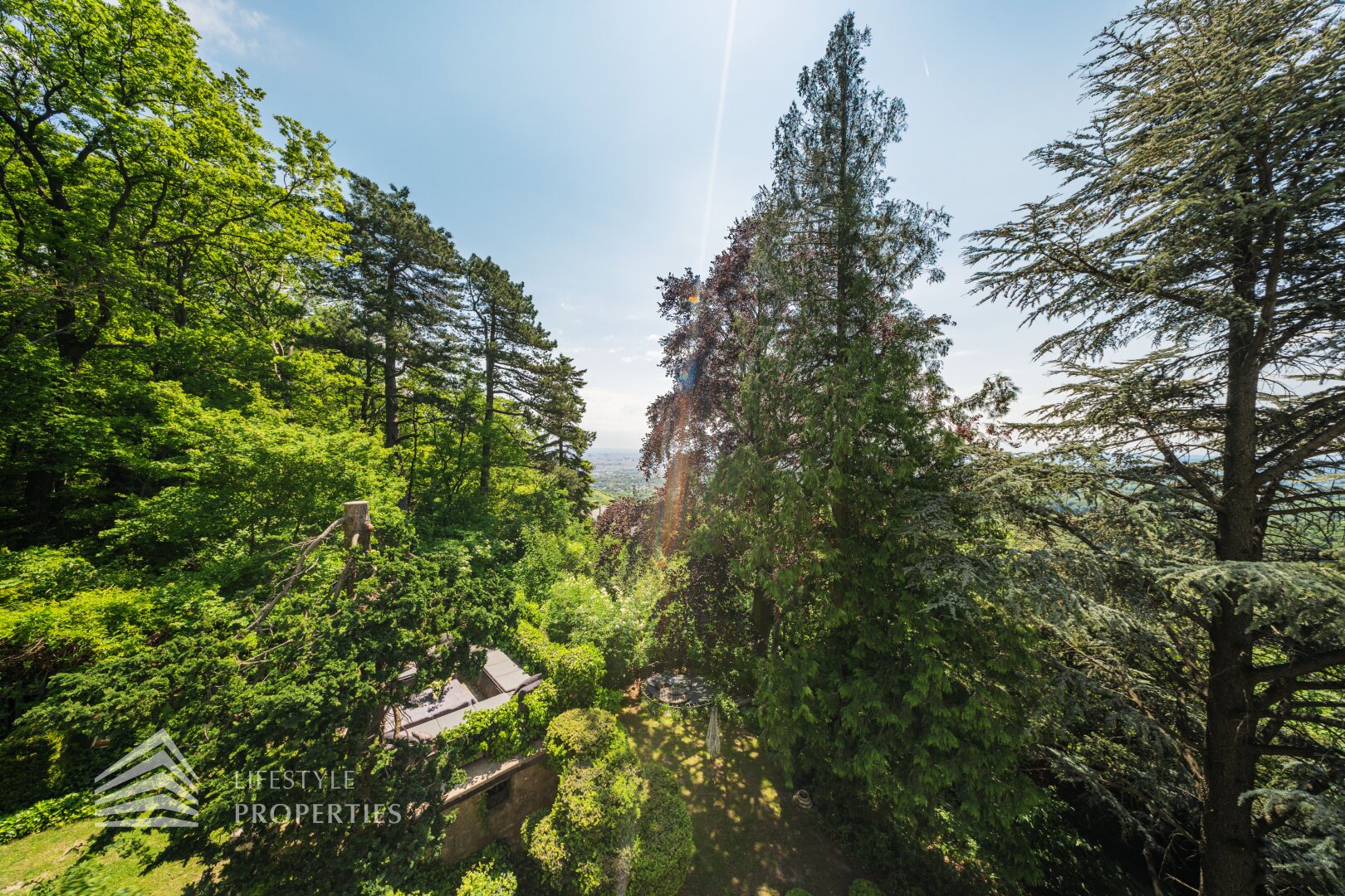 Luxuriöse Parkvilla mit einzigartigem Fernblick am Kahlenberg