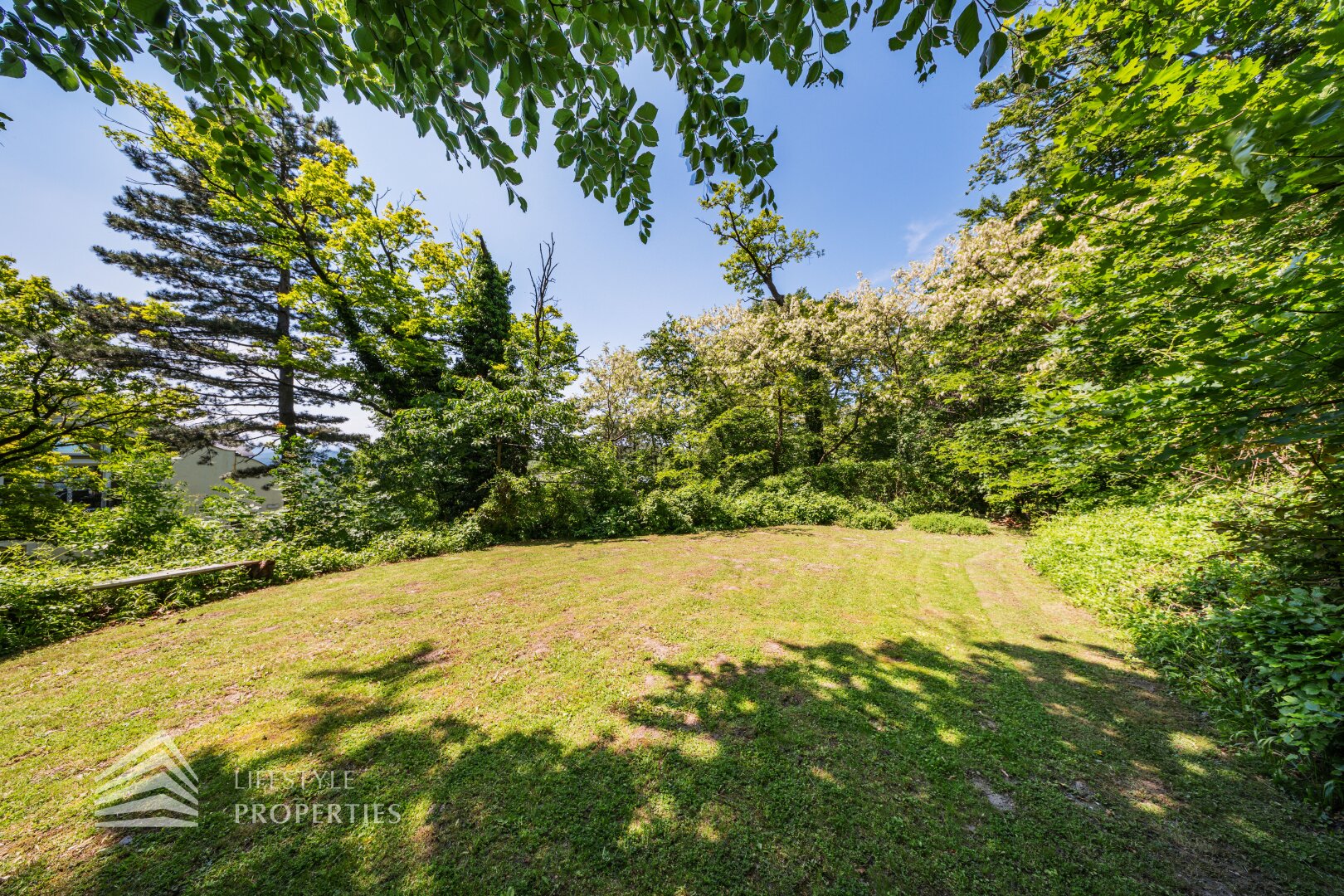 Luxuriöse Parkvilla mit einzigartigem Fernblick am Kahlenberg