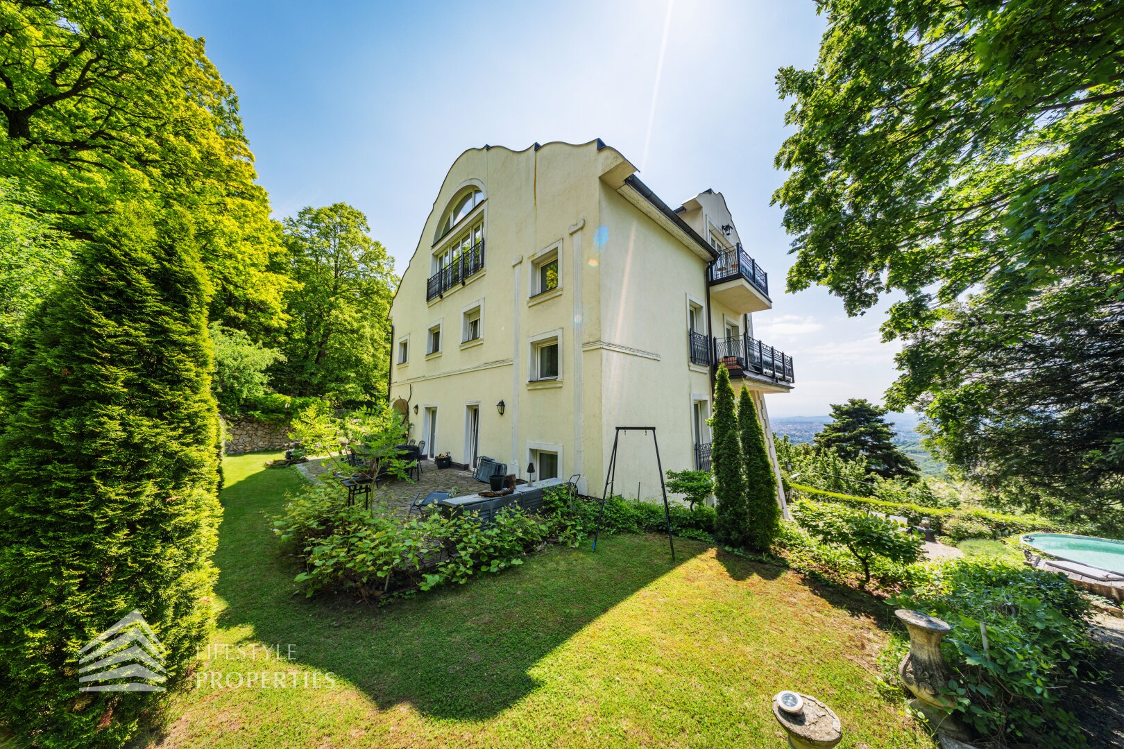 Luxuriöse Parkvilla mit einzigartigem Fernblick am Kahlenberg