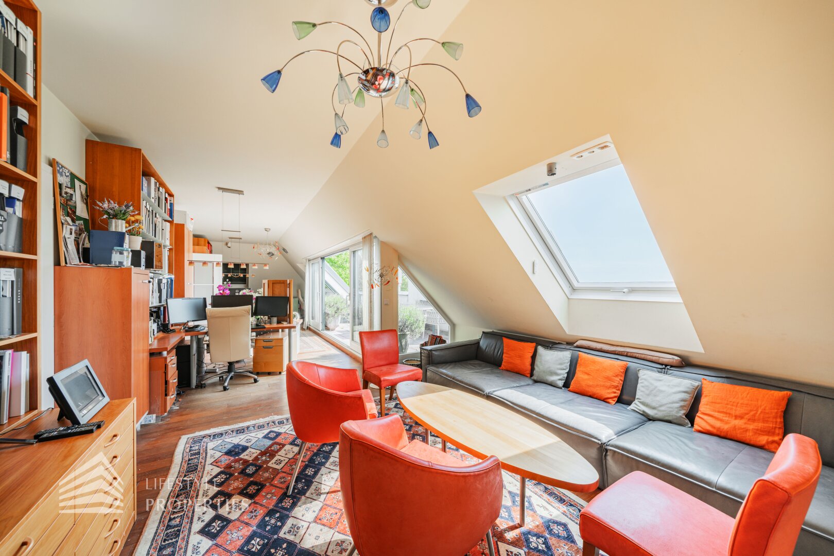Luxuriöser 14- Zimmer Wohntraum mit Dachterrasse und Pool, Nähe Wilhelminenschloss