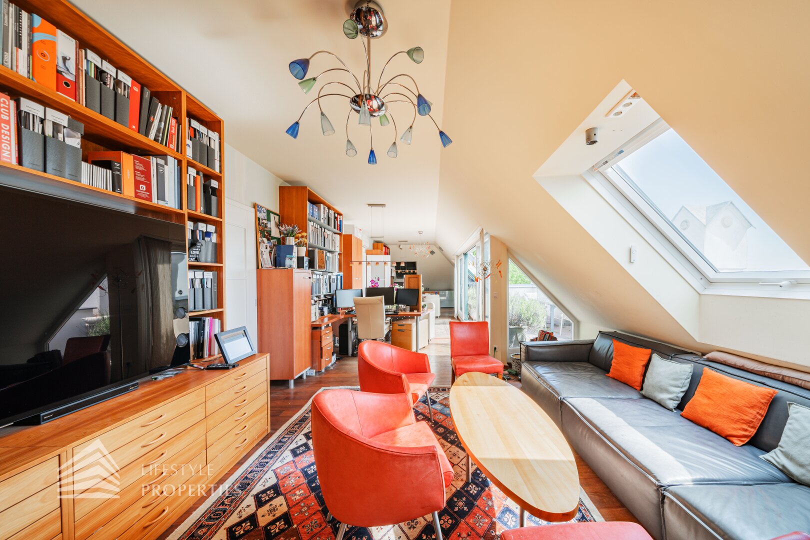 Luxuriöser 14- Zimmer Wohntraum mit Dachterrasse und Pool, Nähe Wilhelminenschloss