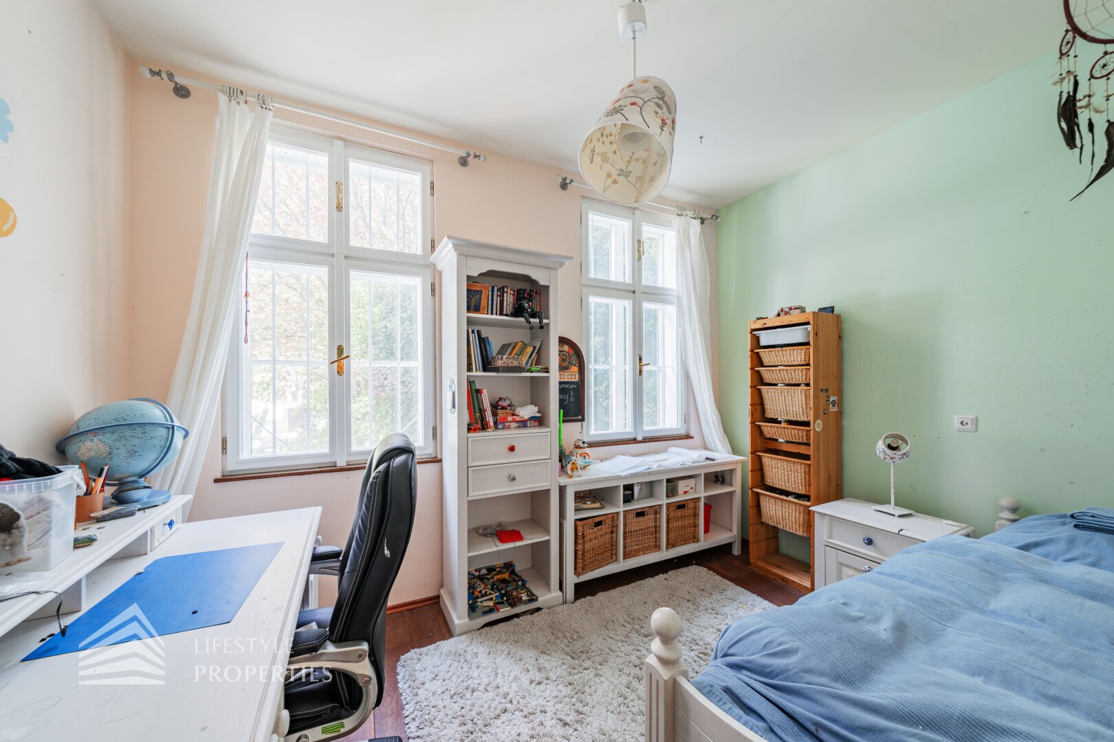 Luxuriöser 14- Zimmer Wohntraum mit Dachterrasse und Pool, Nähe Wilhelminenschloss
