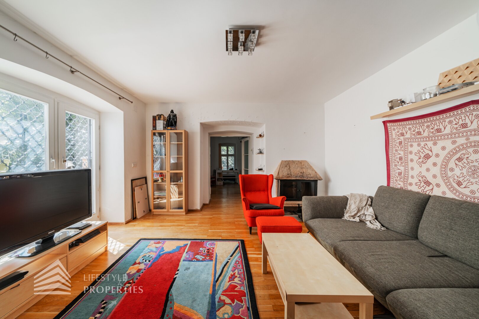 Luxuriöser 14- Zimmer Wohntraum mit Dachterrasse und Pool, Nähe Wilhelminenschloss