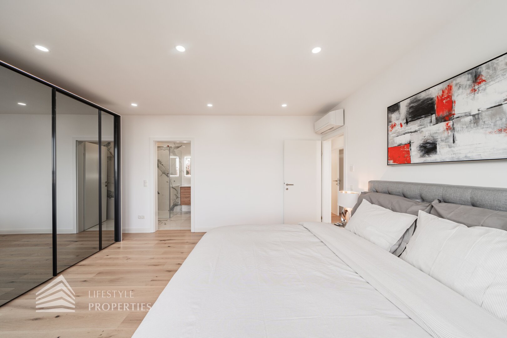 Erstbezug! Luxuriöse 4-Zimmer Traumwohnung mit Loggia und Poolzugang, Nähe Pötzleinsdorfer Schlosspark
