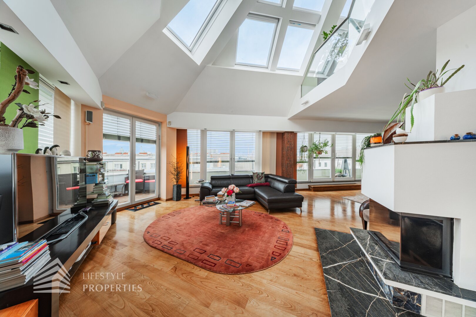 Exklusives Maisonette-Penthouse mit 3 Garagenplätzen, Nähe Augarten