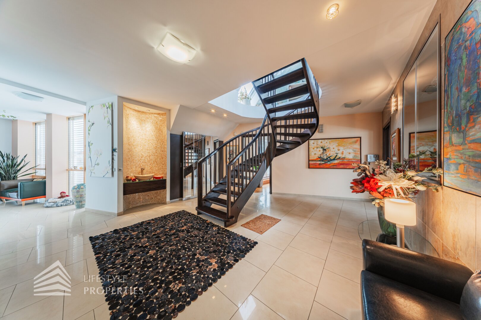 Exklusives Maisonette-Penthouse mit 3 Garagenplätzen, Nähe Augarten
