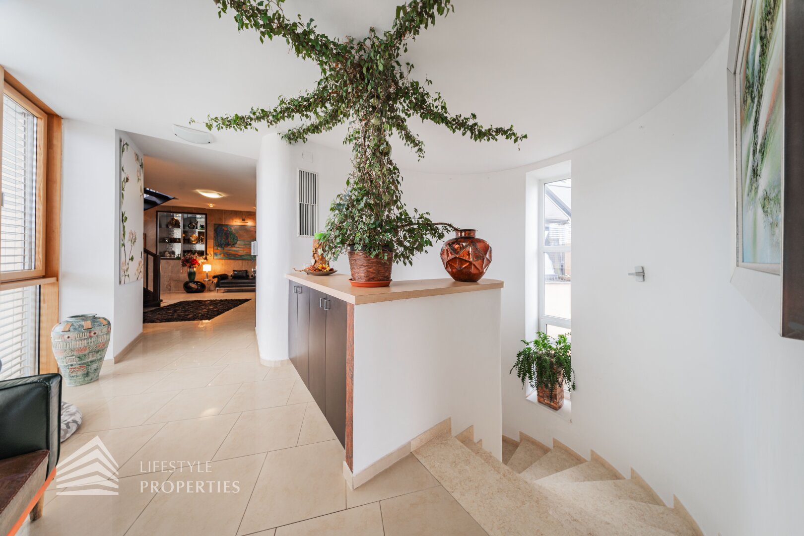 Exklusives Maisonette-Penthouse mit 3 Garagenplätzen, Nähe Augarten