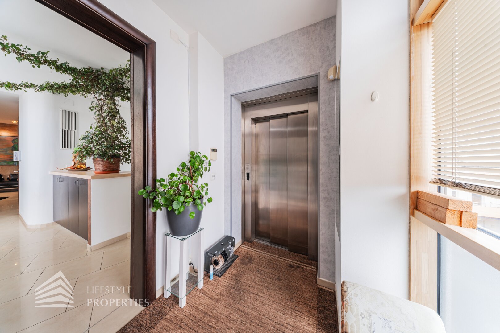 Exklusives Maisonette-Penthouse mit 3 Garagenplätzen, Nähe Augarten