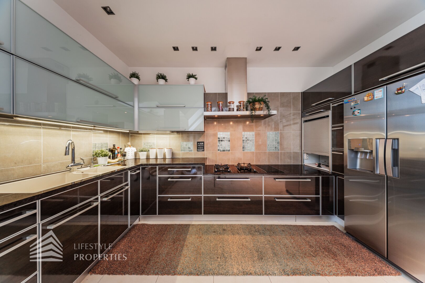 Exklusives Maisonette-Penthouse mit 3 Garagenplätzen, Nähe Augarten