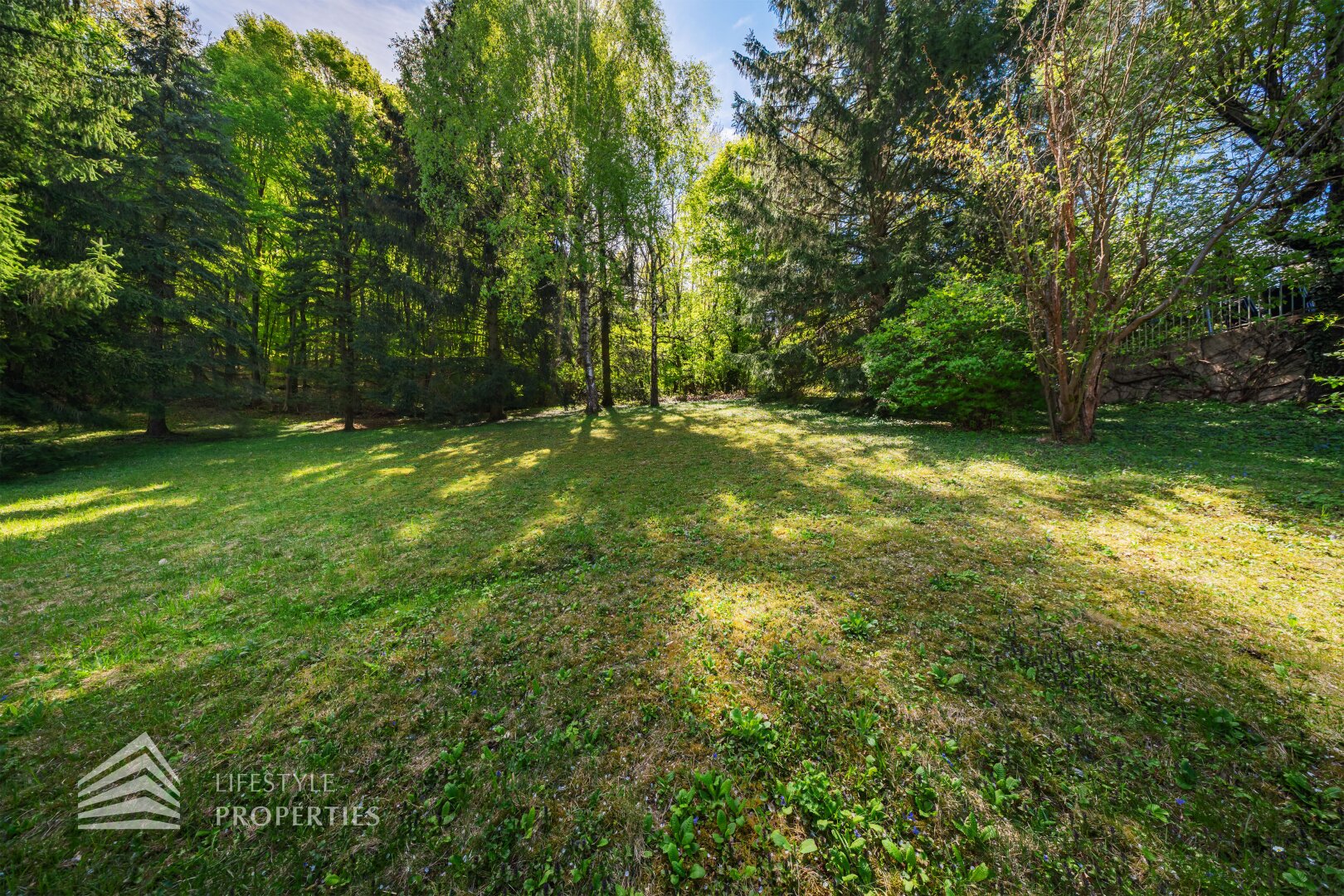 Schönes Baugrundstück in ruhiger Lage, Nähe Golfplatz