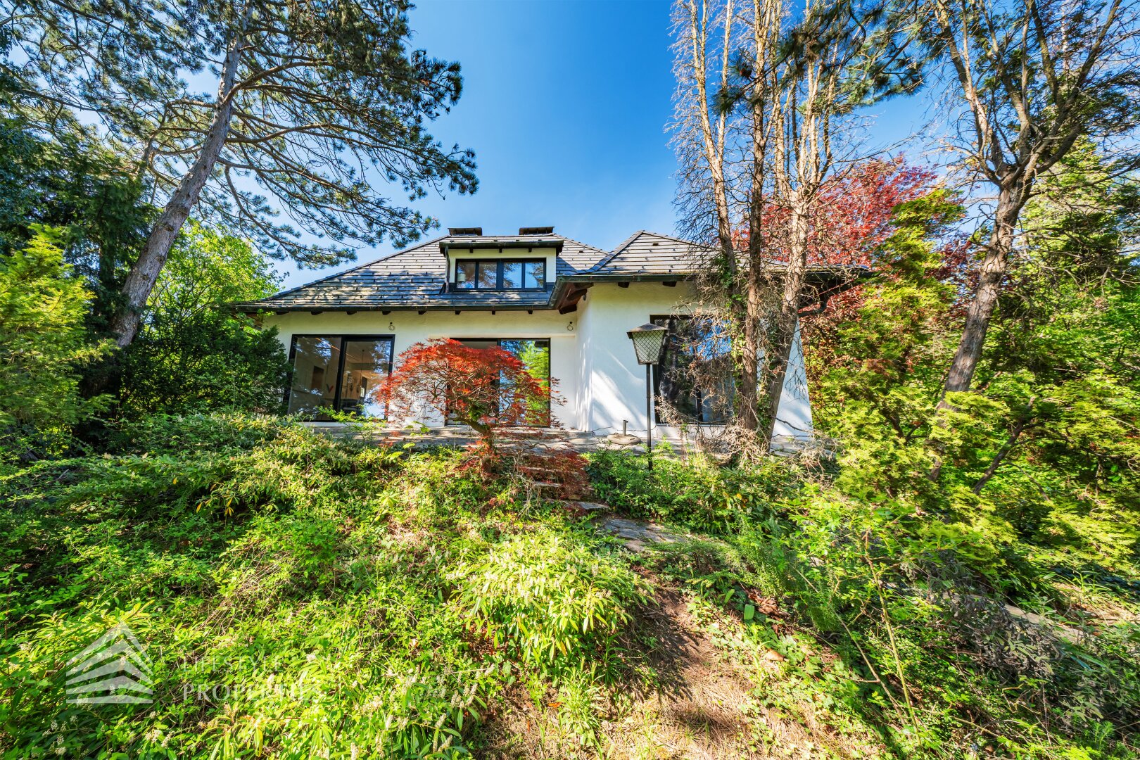 Traumhaftes Einfamilienhaus mit Gartenparadies