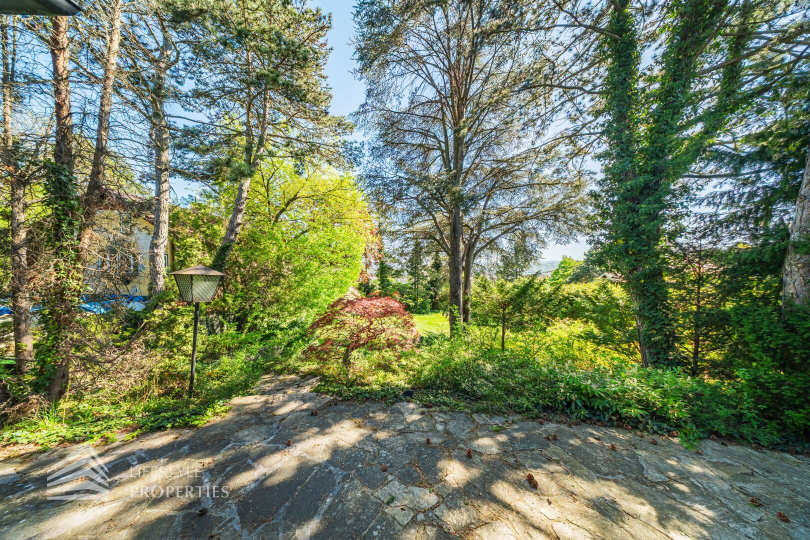 Traumhaftes Einfamilienhaus mit Gartenparadies