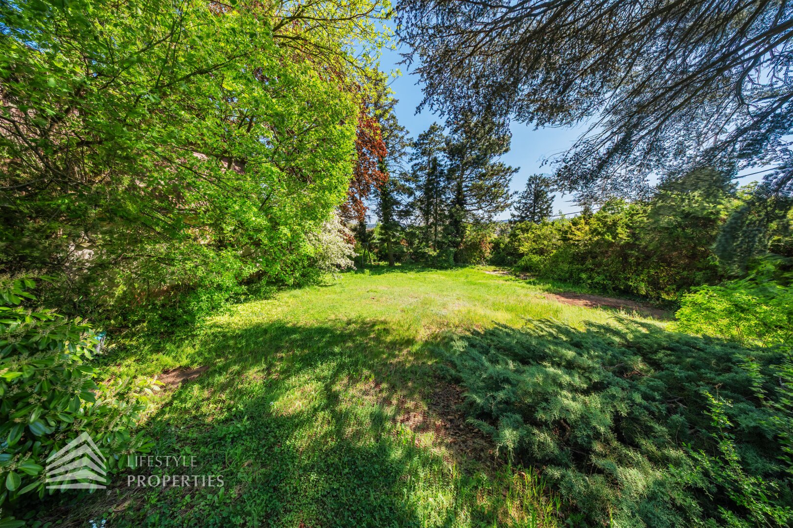 Traumhaftes Einfamilienhaus mit Gartenparadies