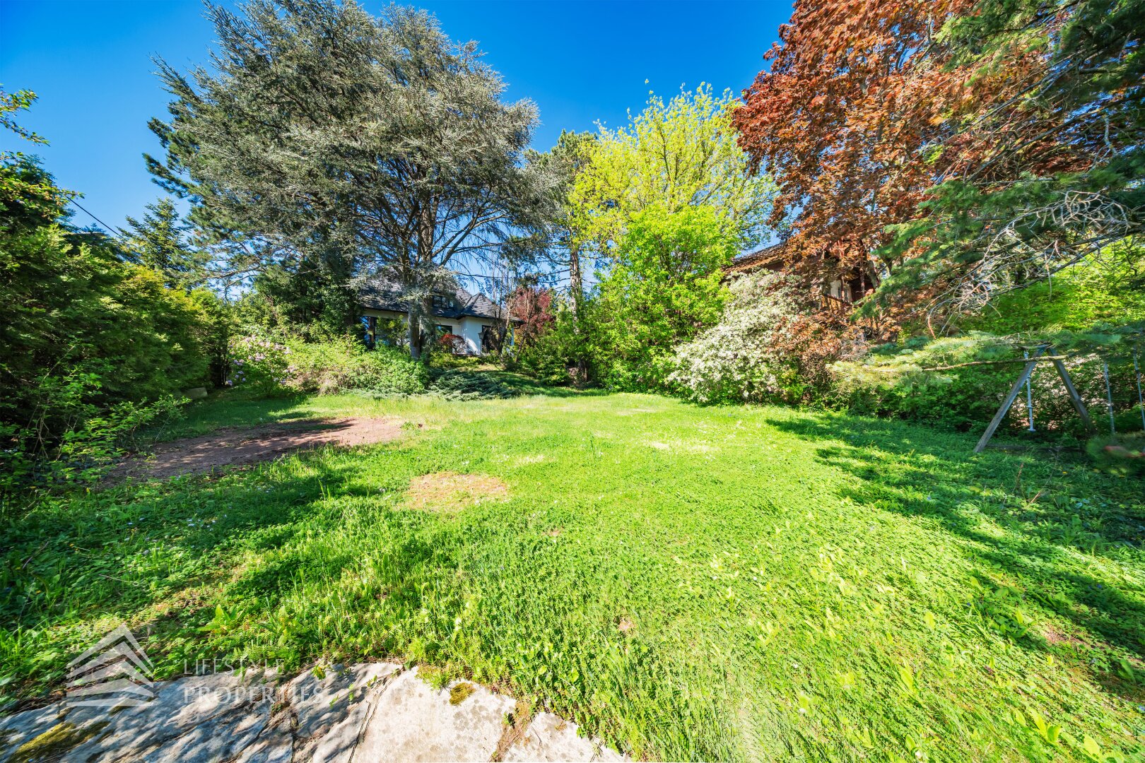 Traumhaftes Einfamilienhaus mit Gartenparadies