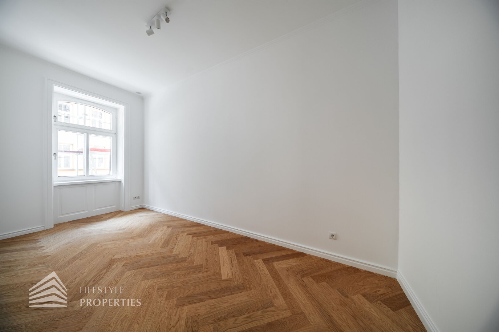 Erstbezug 4-Zimmer Wohnung mit Loggia, Nähe Neustiftgasse