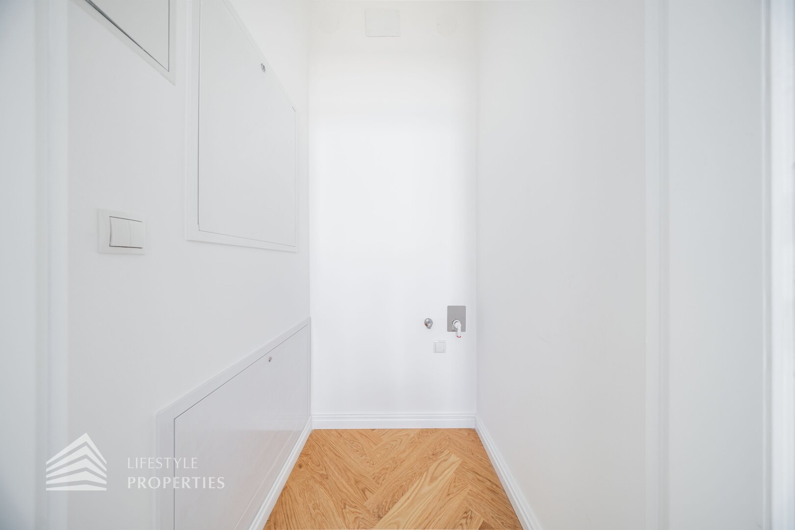 Erstbezug 4-Zimmer Wohnung mit Loggia, Nähe Neustiftgasse