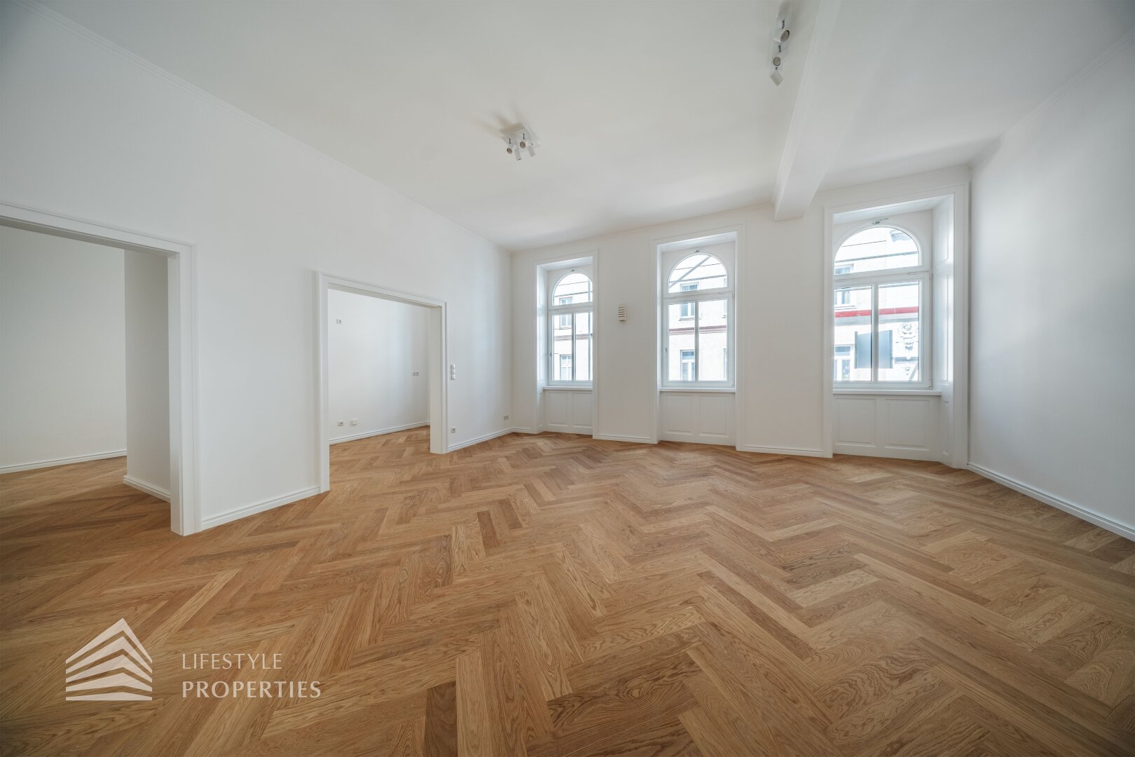 Erstbezug 4-Zimmer Wohnung mit Loggia, Nähe Neustiftgasse