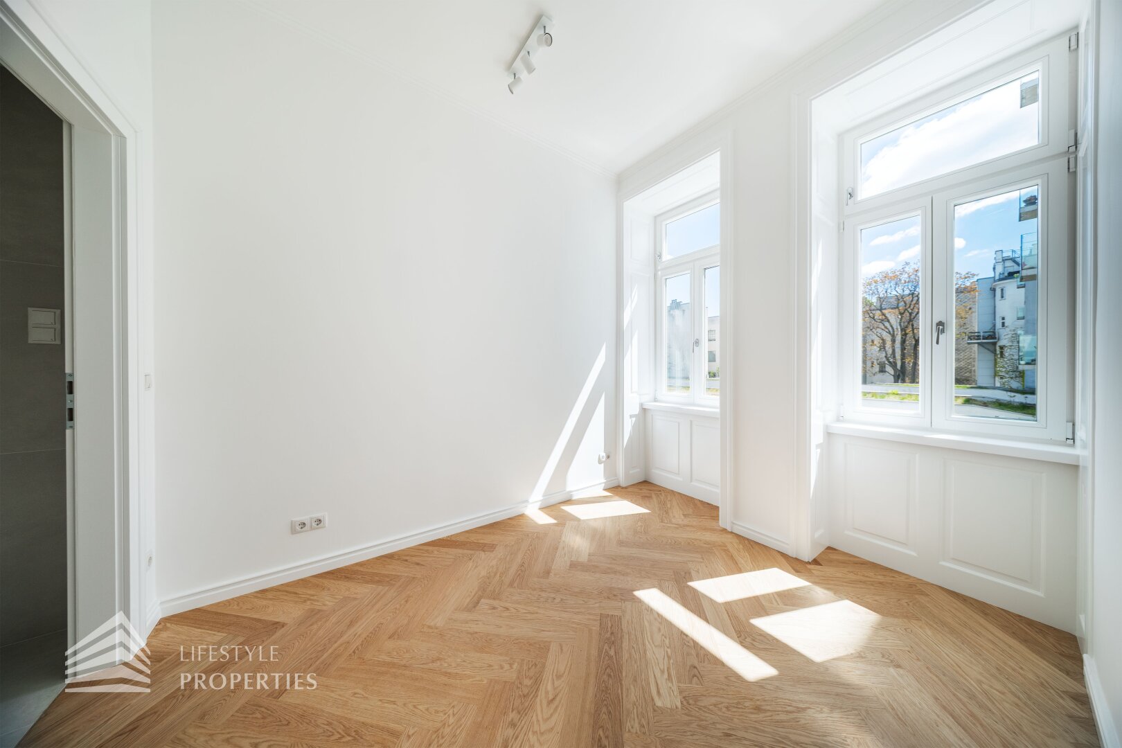 Erstbezug 4-Zimmer Wohnung mit Loggia, Nähe Neustiftgasse
