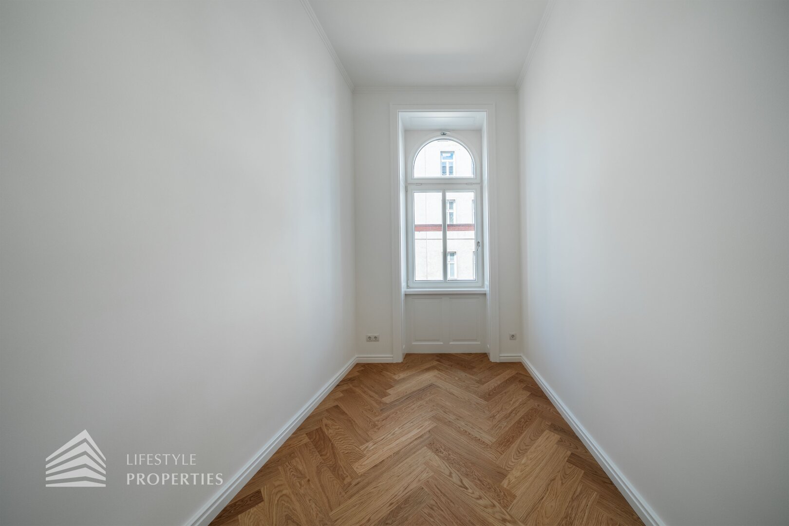 Erstbezug 4-Zimmer Wohnung mit Loggia, Nähe Neustiftgasse