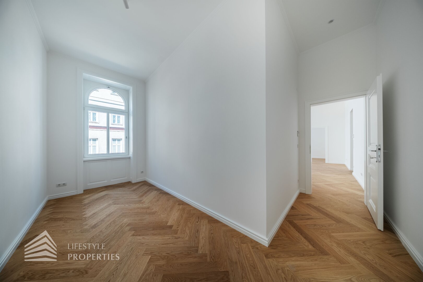 Erstbezug 4-Zimmer Wohnung mit Loggia, Nähe Neustiftgasse
