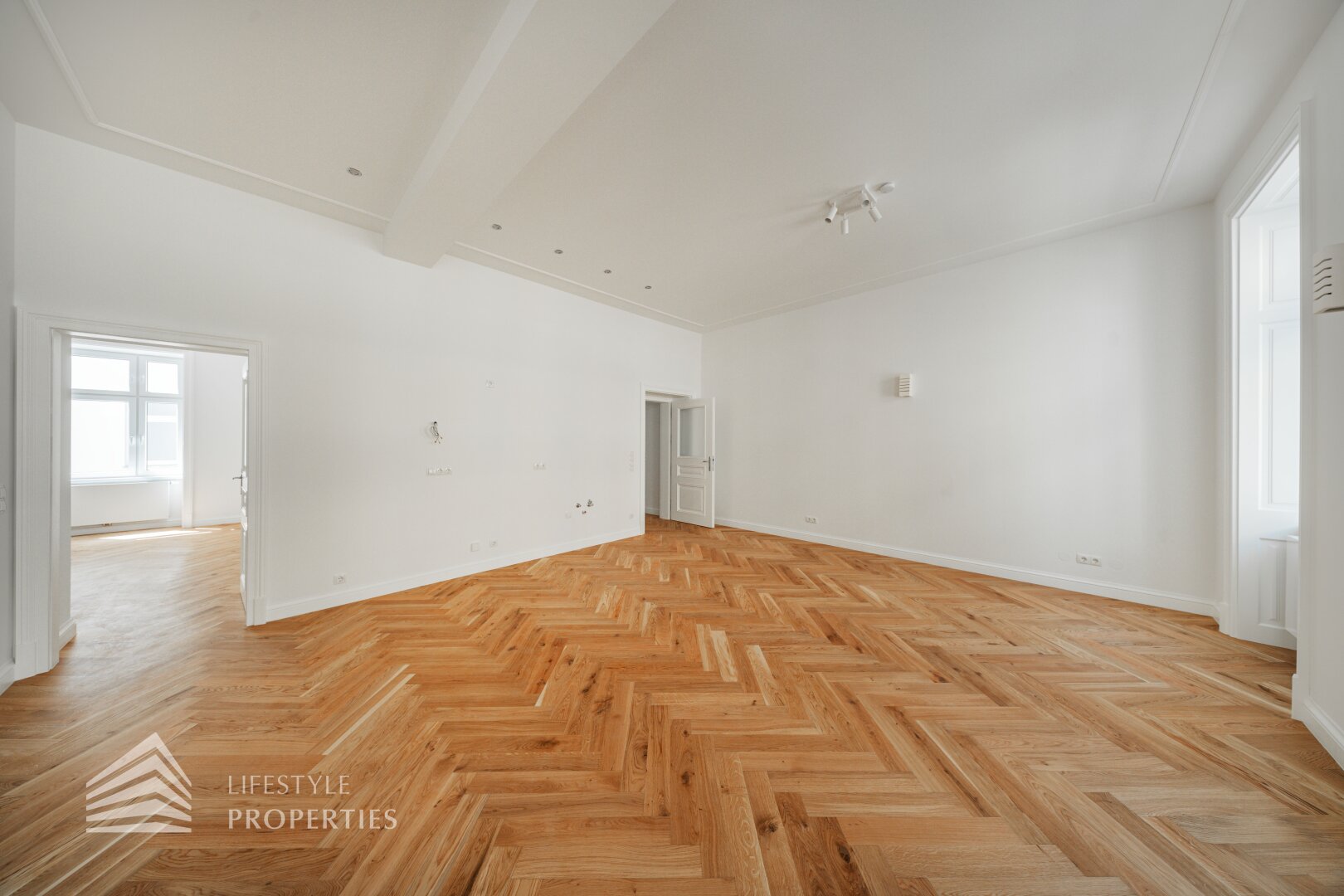 Wunderschöne 4-Zimmer Wohnung mit Balkon, Nähe Drasche-Park
