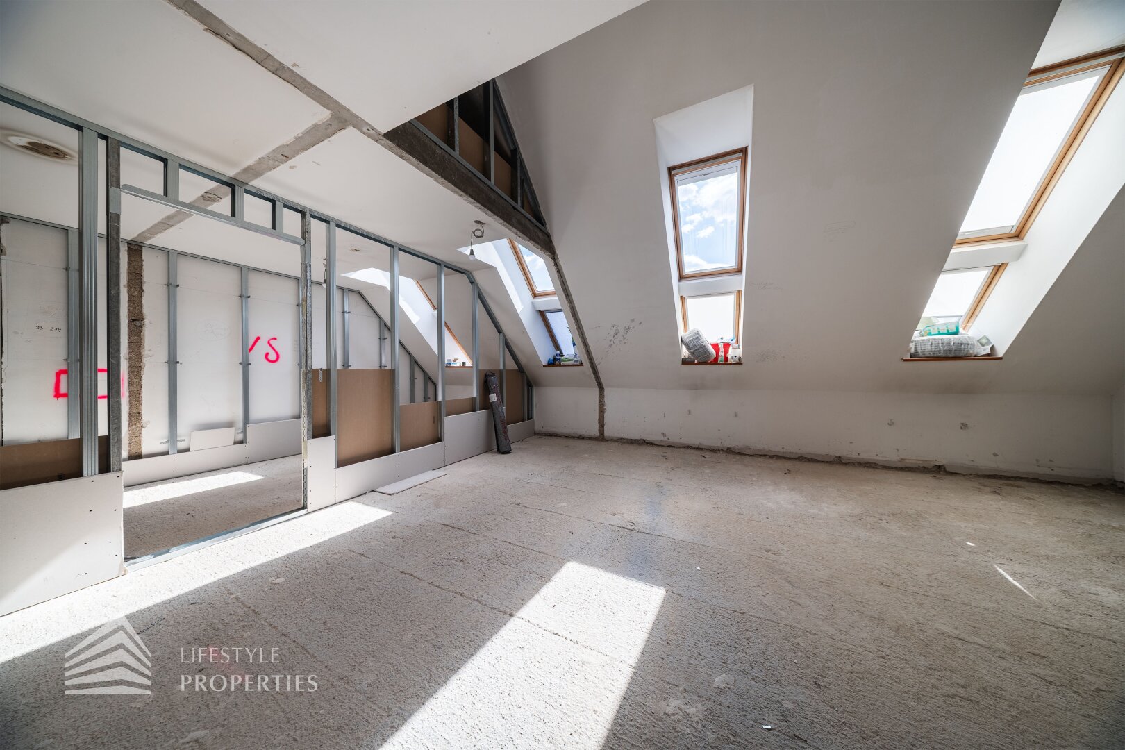 Erstbezug 4-Zimmer Wohnung mit Terrasse im DG, Nähe Wiedner Hauptstraße