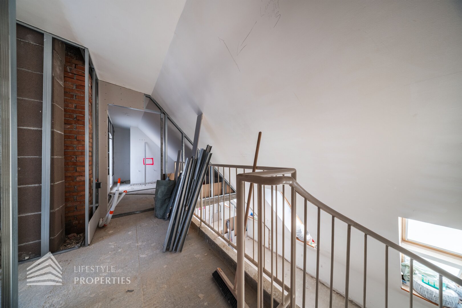 Erstbezug 4-Zimmer Wohnung mit Terrasse im DG, Nähe Wiedner Hauptstraße