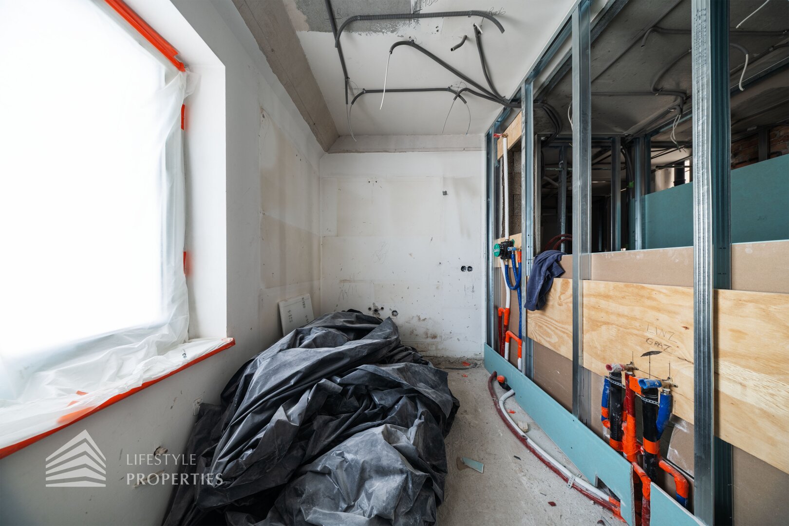 Erstbezug 4-Zimmer Wohnung mit Terrasse im DG, Nähe Wiedner Hauptstraße