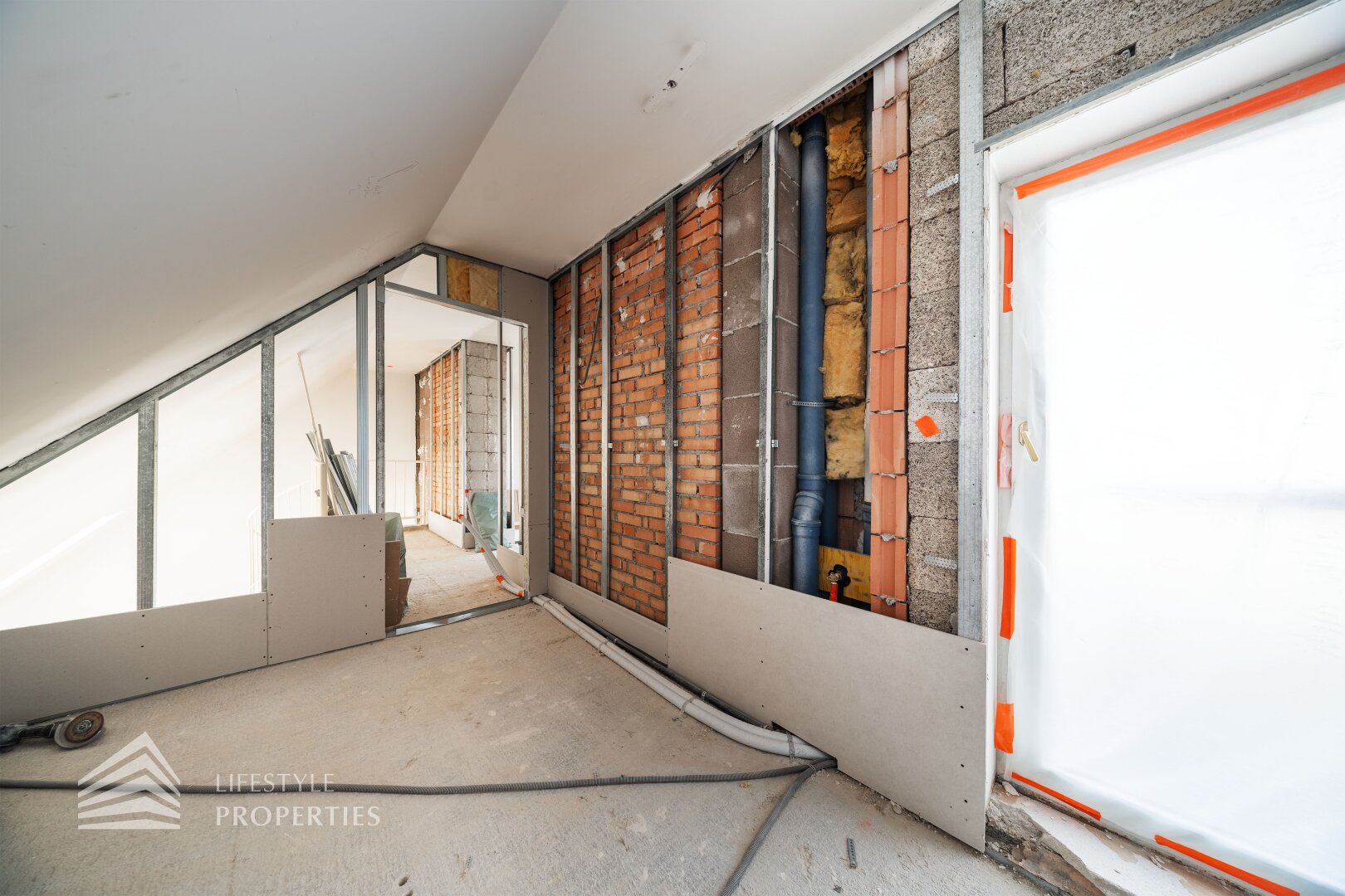 Erstbezug 4-Zimmer Wohnung mit Terrasse im DG, Nähe Wiedner Hauptstraße