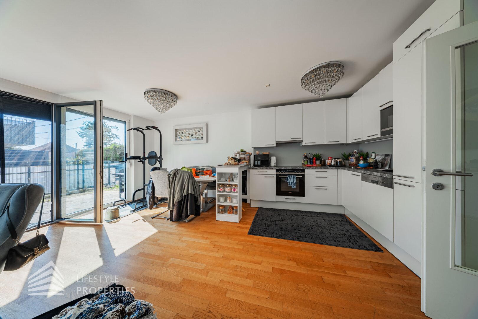 Modernes Townhouse nahe der UNO-City - Urbanes Wohnen mit Gartenidylle