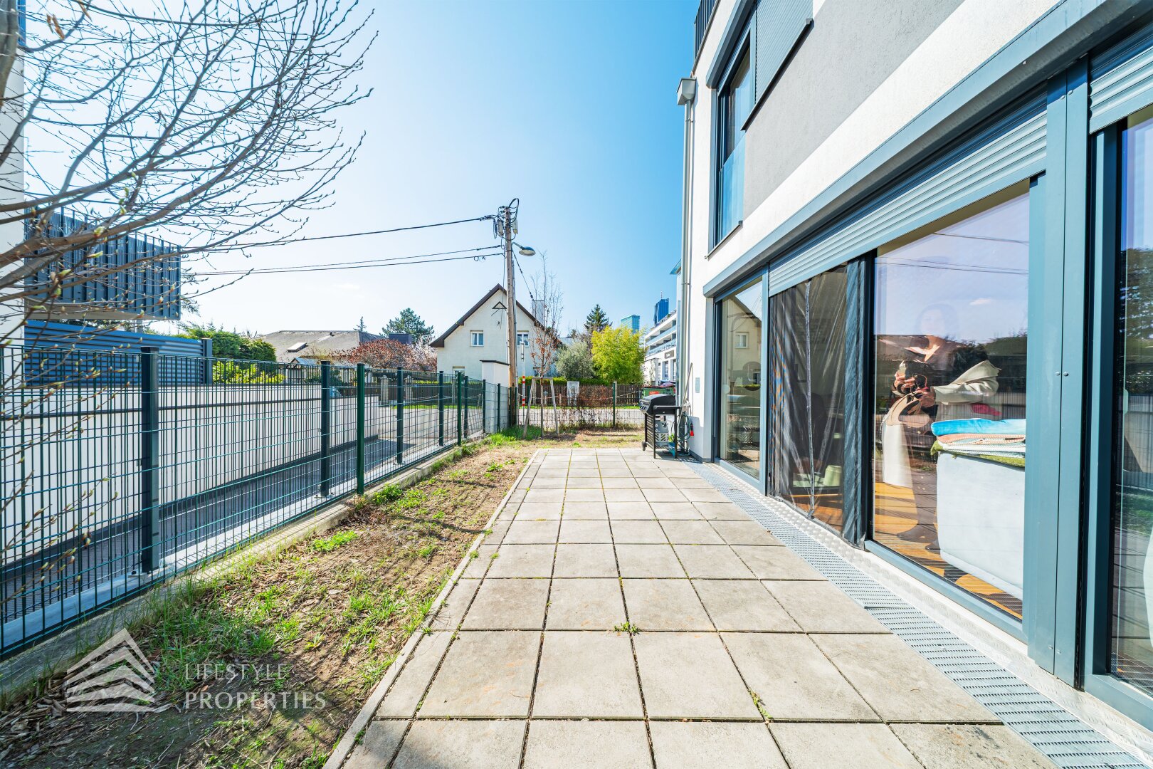 Modernes Townhouse nahe der UNO-City - Urbanes Wohnen mit Gartenidylle