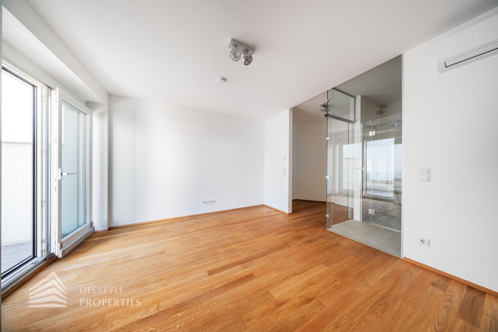 Lichtdurchflutete 4-Zimmer Maisonette-Penthouse Wohnung mit Weitblick und Terrassen!
