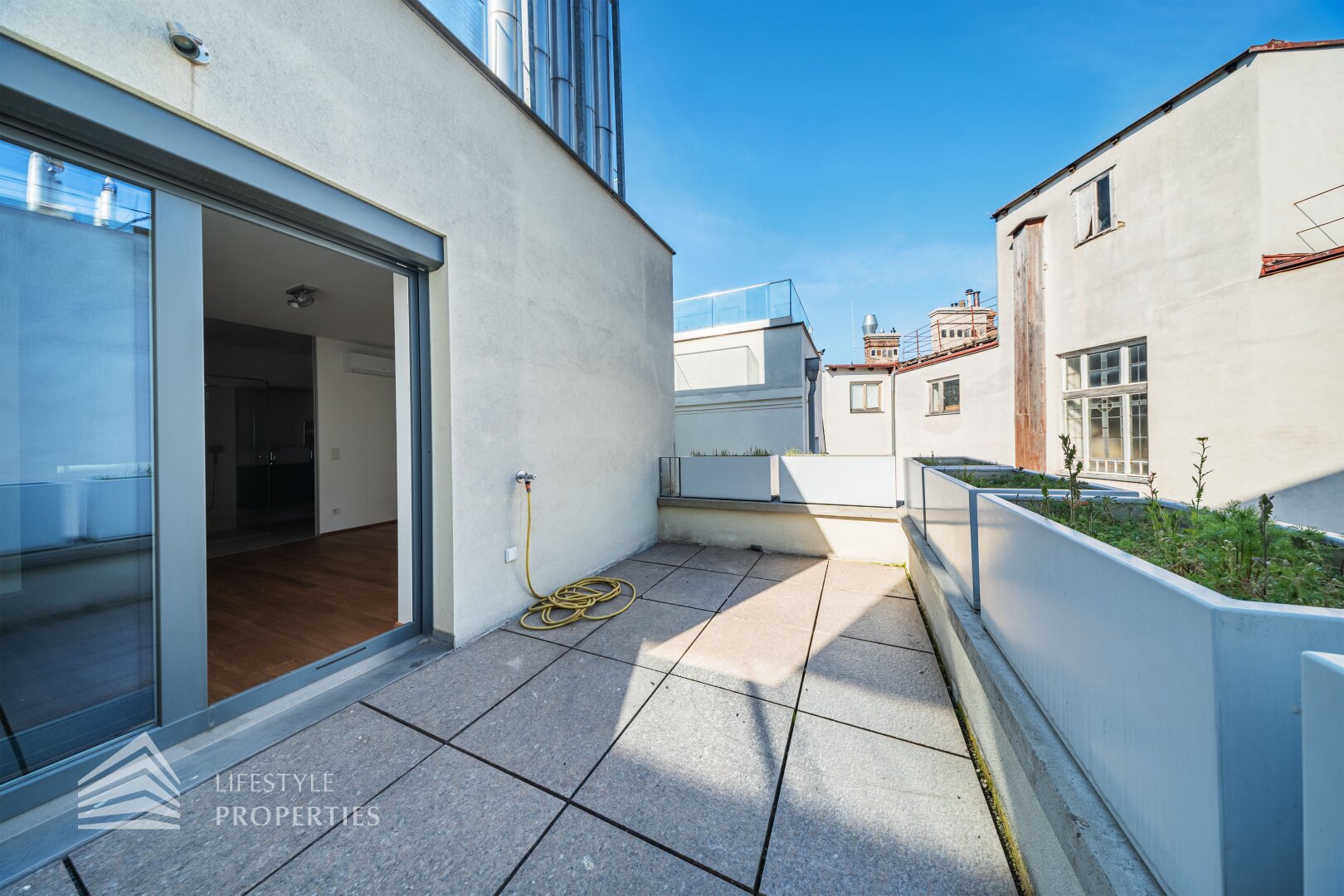 Lichtdurchflutete 4-Zimmer Maisonette-Penthouse Wohnung mit Weitblick und Terrassen!