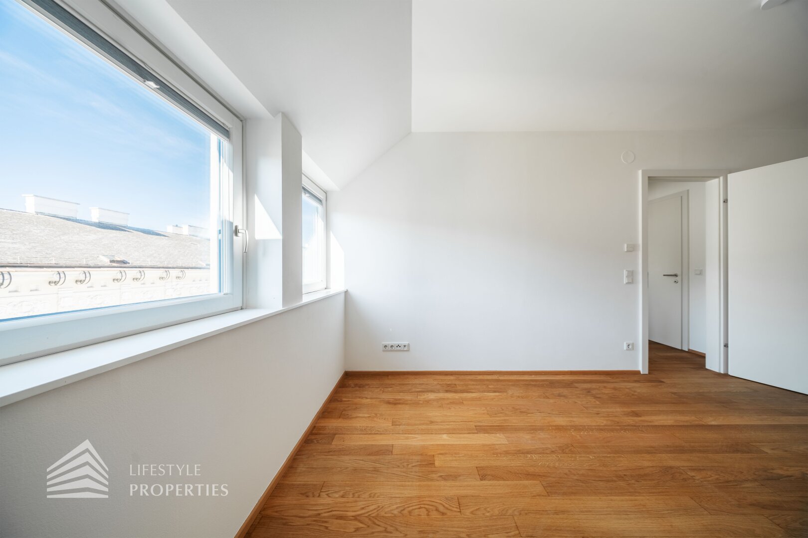 Lichtdurchflutete 4-Zimmer Maisonette-Penthouse Wohnung mit Weitblick und Terrassen!
