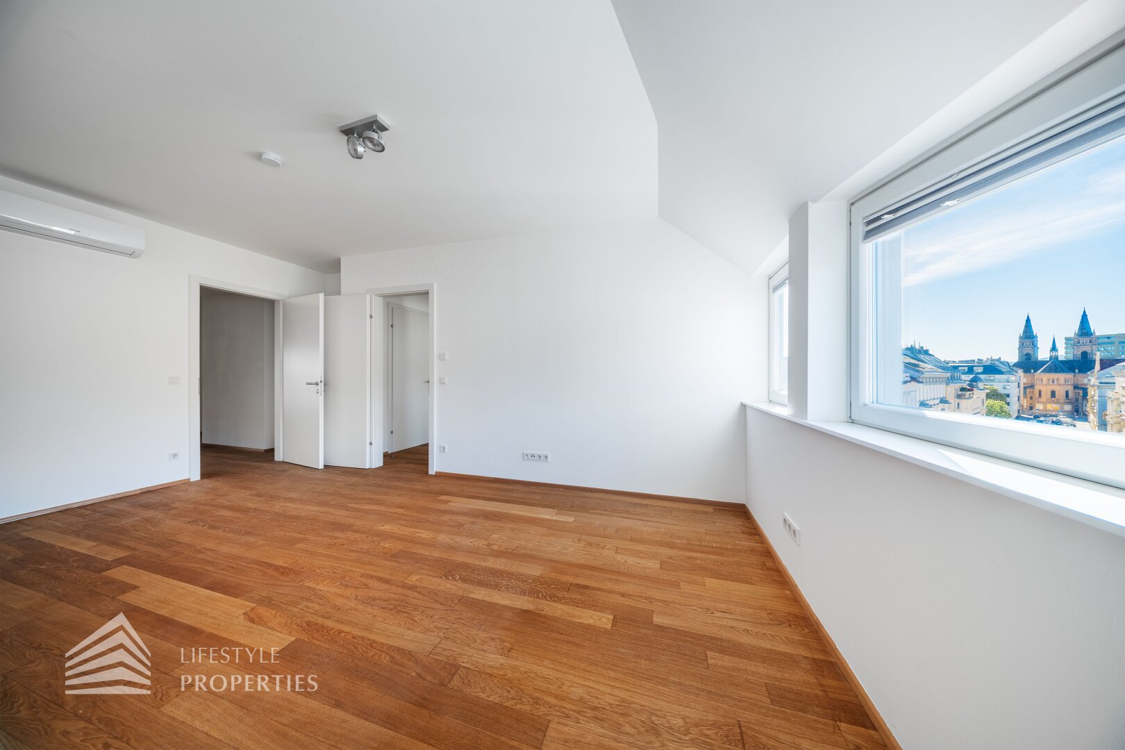 Lichtdurchflutete 4-Zimmer Maisonette-Penthouse Wohnung mit Weitblick und Terrassen!