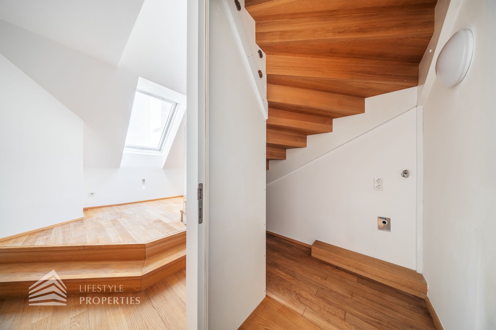 Lichtdurchflutete 4-Zimmer Maisonette-Penthouse Wohnung mit Weitblick und Terrassen!