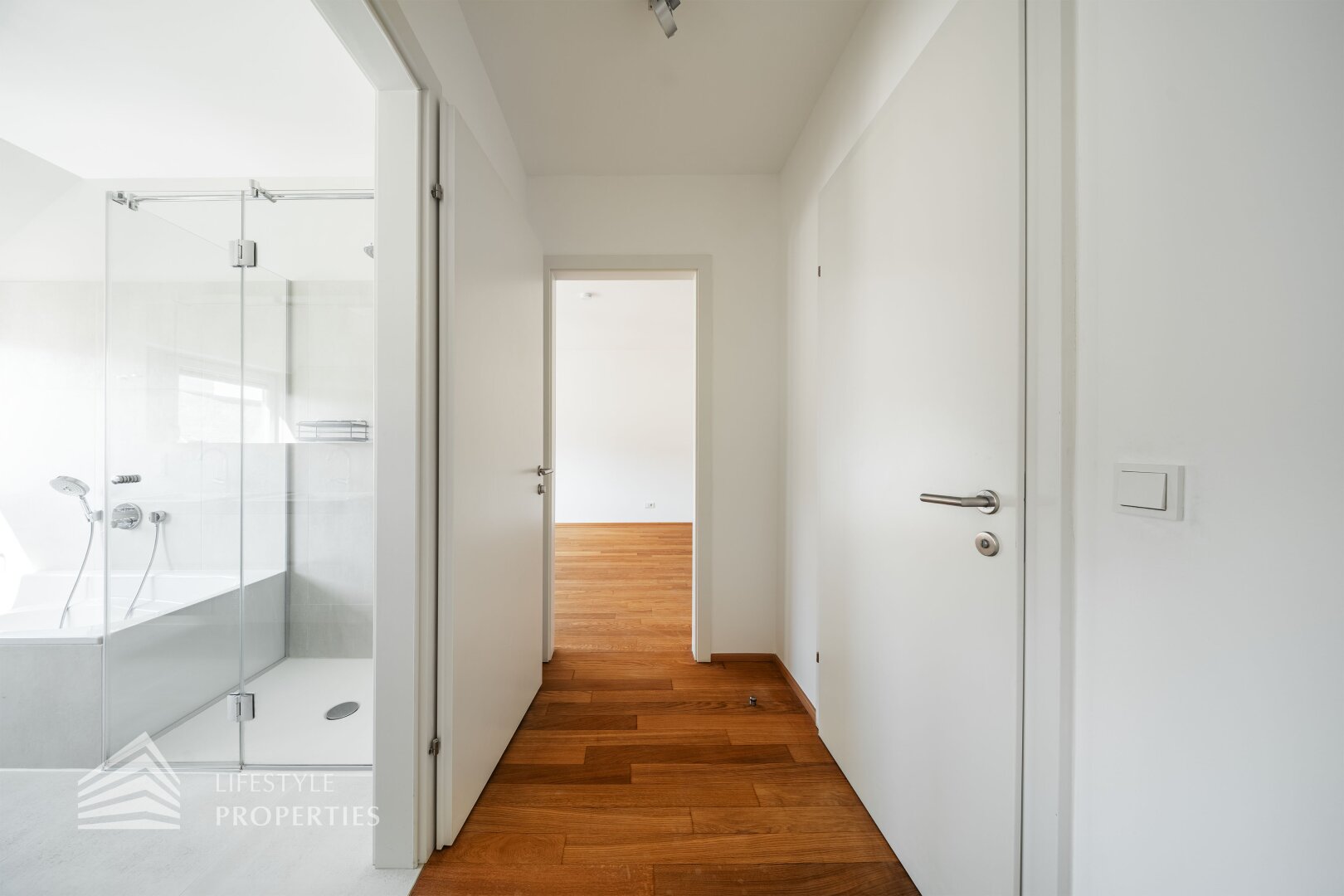 Lichtdurchflutete 4-Zimmer Maisonette-Penthouse Wohnung mit Weitblick und Terrassen!