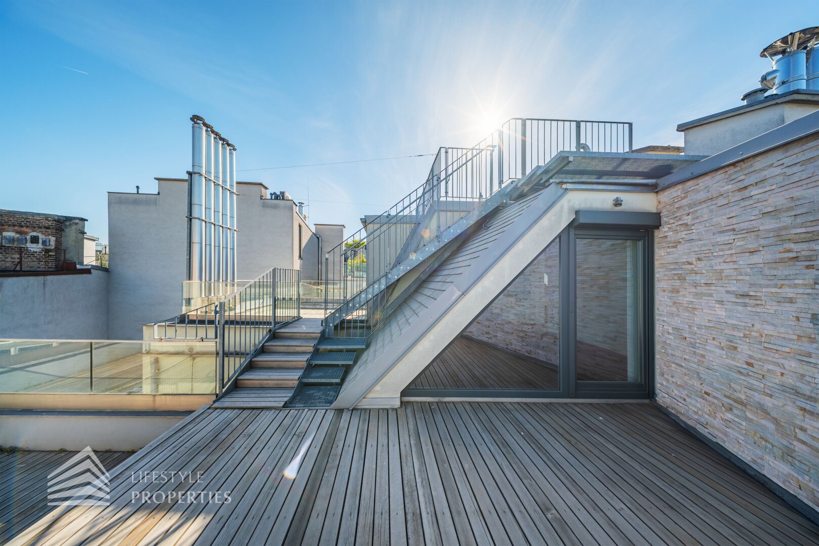 Lichtdurchflutete 4-Zimmer Maisonette-Penthouse Wohnung mit Weitblick und Terrassen!