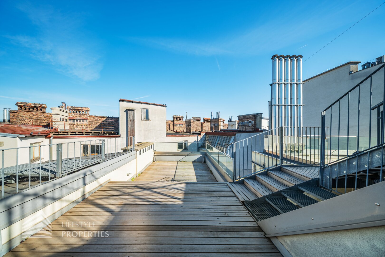 Lichtdurchflutete 4-Zimmer Maisonette-Penthouse Wohnung mit Weitblick und Terrassen!