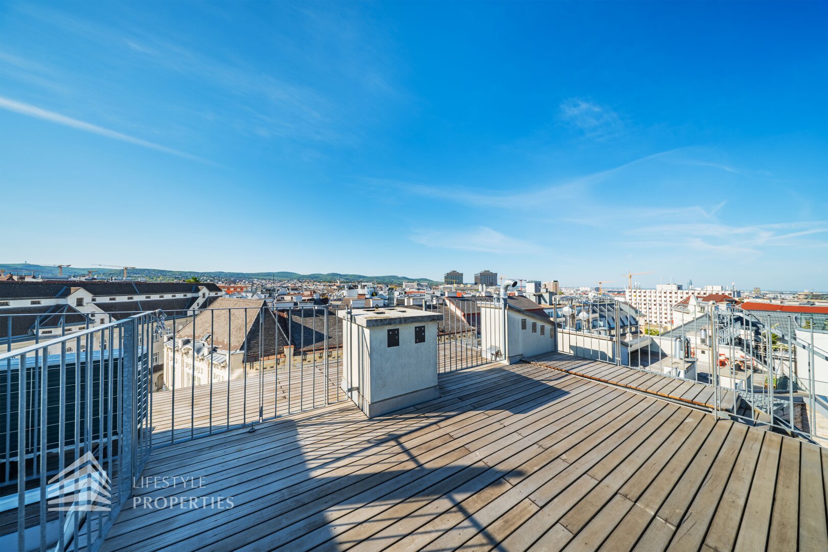 Lichtdurchflutete 4-Zimmer Maisonette-Penthouse Wohnung mit Weitblick und Terrassen!