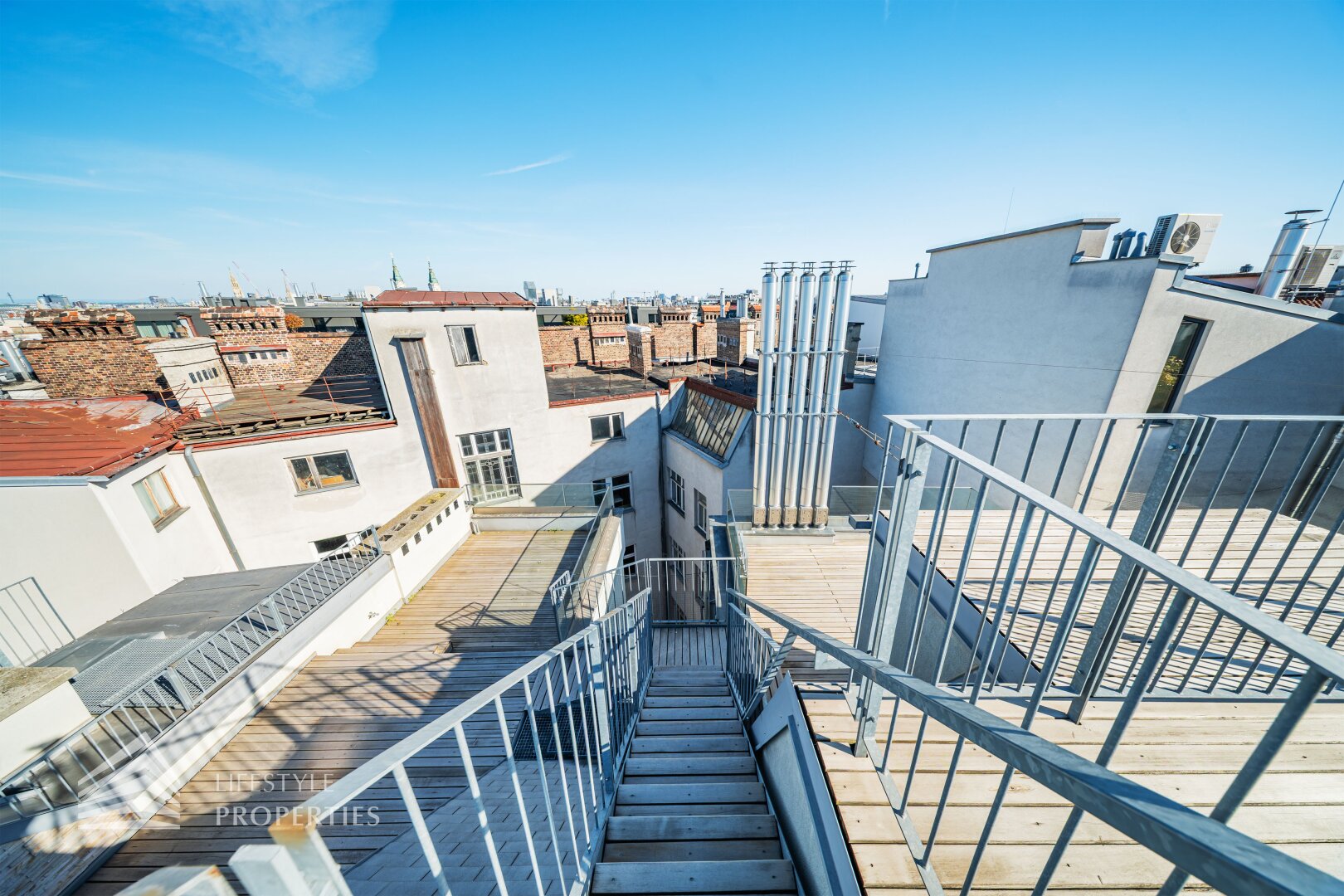 Lichtdurchflutete 4-Zimmer Maisonette-Penthouse Wohnung mit Weitblick und Terrassen!