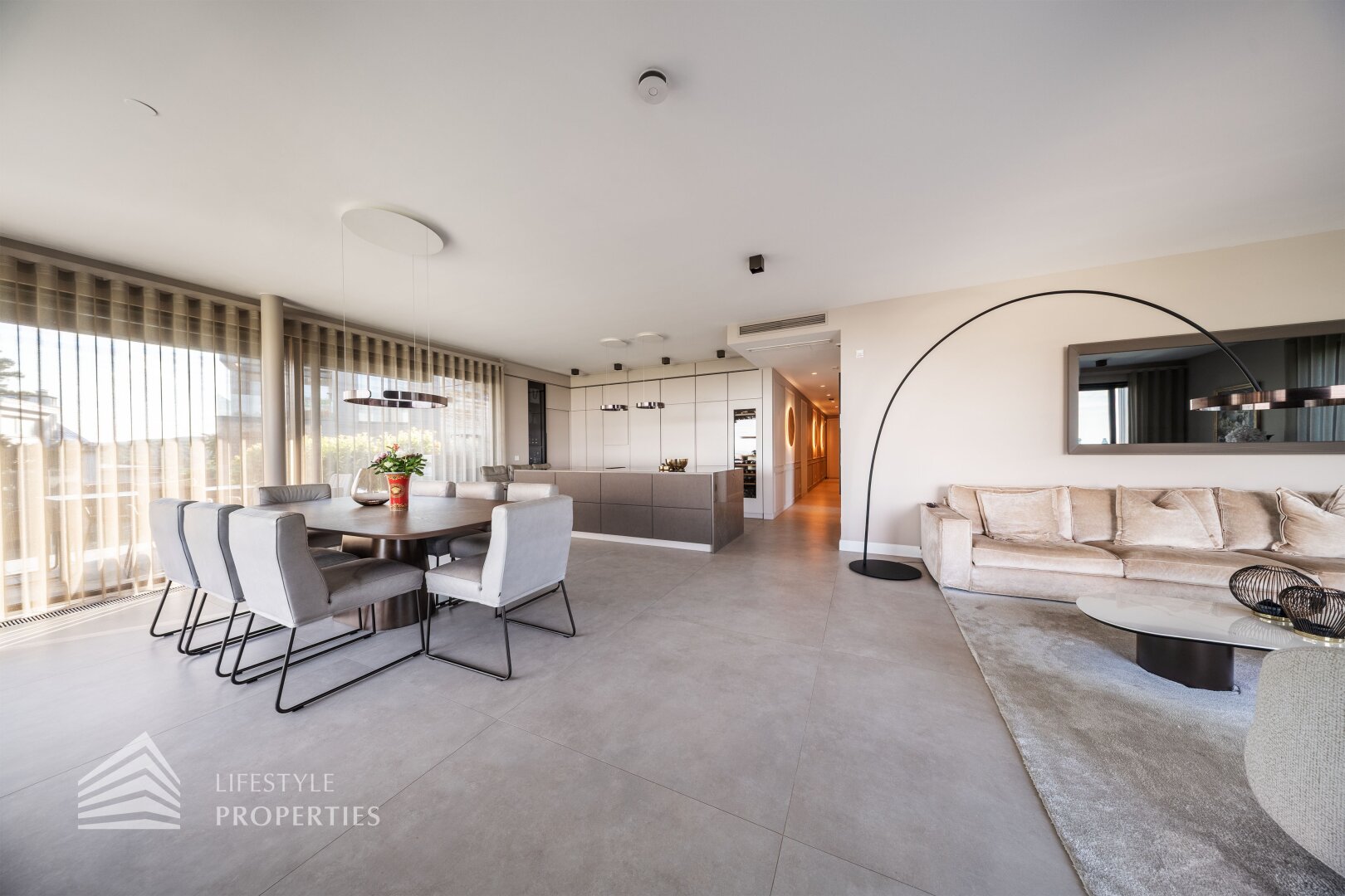 Exklusive 4-Zimmer Wohnung mit großflächigem Balkon mit Traumblick über Wien
