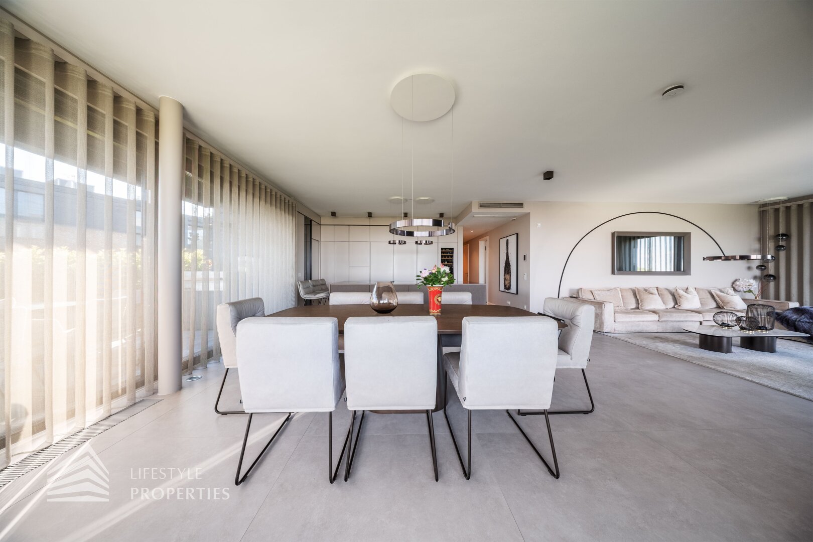 Exklusive 4-Zimmer Wohnung mit großflächigem Balkon mit Traumblick über Wien