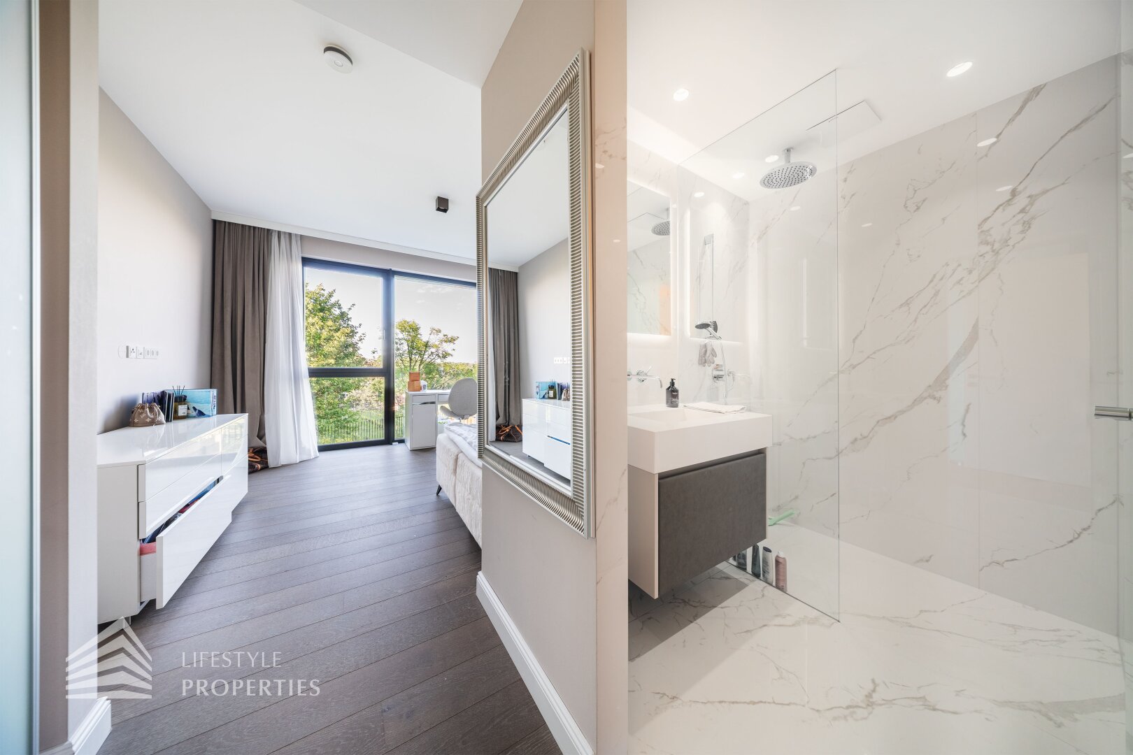 Exklusive 4-Zimmer Wohnung mit großflächigem Balkon mit Traumblick über Wien