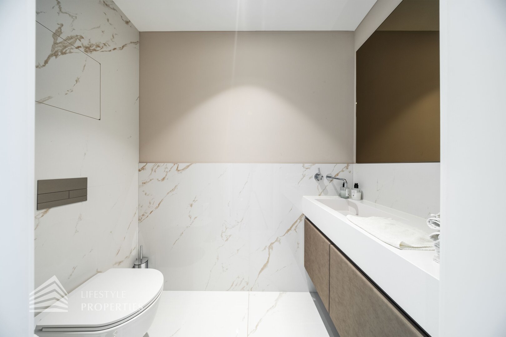 Exklusive 4-Zimmer Wohnung mit großflächigem Balkon mit Traumblick über Wien